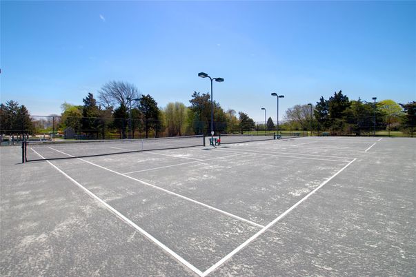 Exterior, Tennis Courts