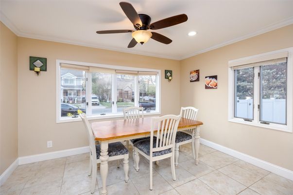 Dining room, Interior, Recessed Lighting