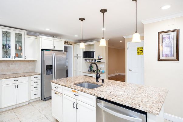 Interior, Kitchen, Pendant Lights, Recessed Lighting, Stainless Steel Appliances