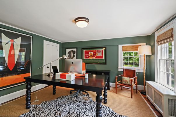 Home Office, Interior