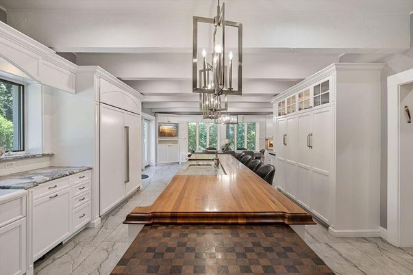 Chandelier, Dining room, Interior, Pendant Lights
