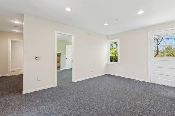 Empty room, Interior, Recessed Lighting