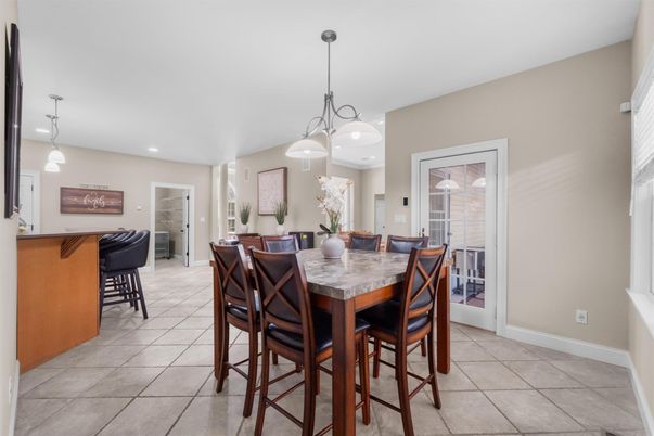 Dining room, Interior, Pendant Lights, Recessed Lighting