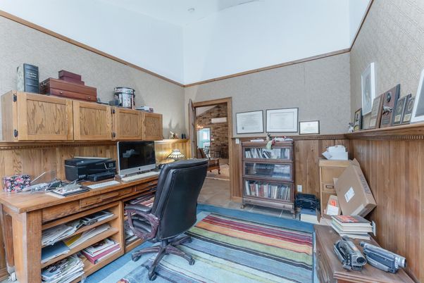 Home Office, Interior