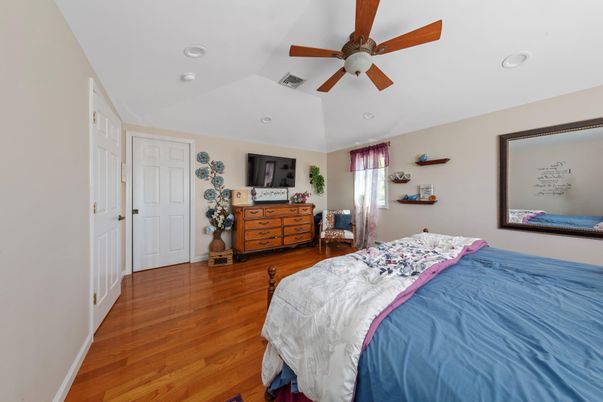 Bedroom, Interior, Recessed Lighting, Wood Texture Flooring