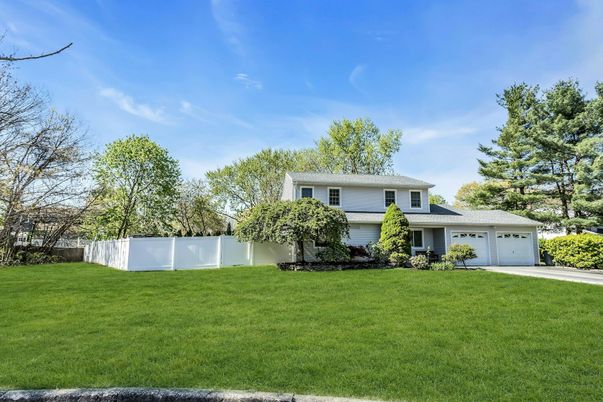 Attached, Backyard, Exterior, Facade, Split Level