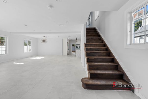 Chandelier, Empty room, Interior, Recessed Lighting