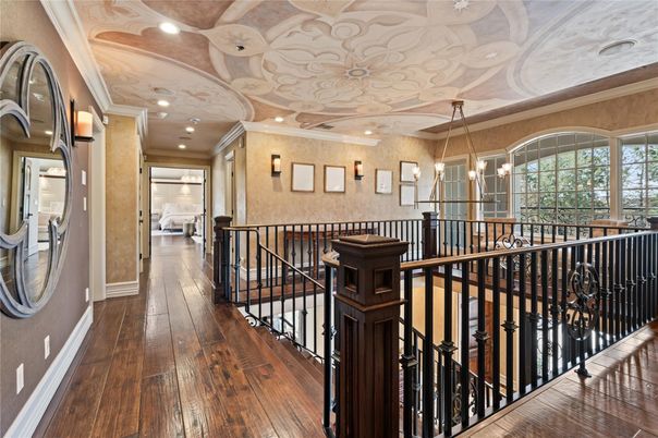 Interior, Pendant Lights, Recessed Lighting, Wood Texture Flooring