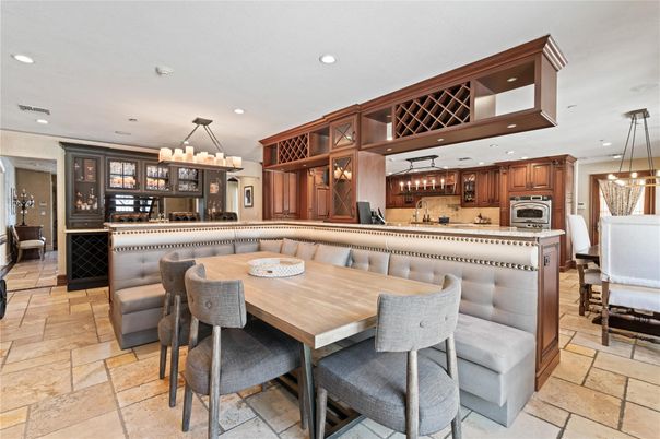 Chandelier, Dining room, Interior, Kitchen, Pendant Lights, Recessed Lighting, Stainless Steel Appliances