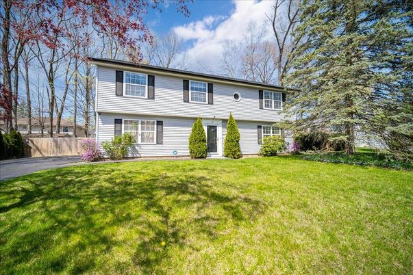 Backyard, Exterior, Facade, Raised Ranch