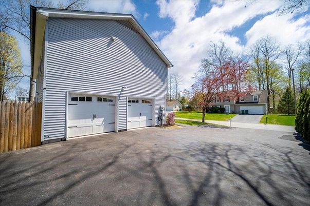 Detached Garage, Exterior