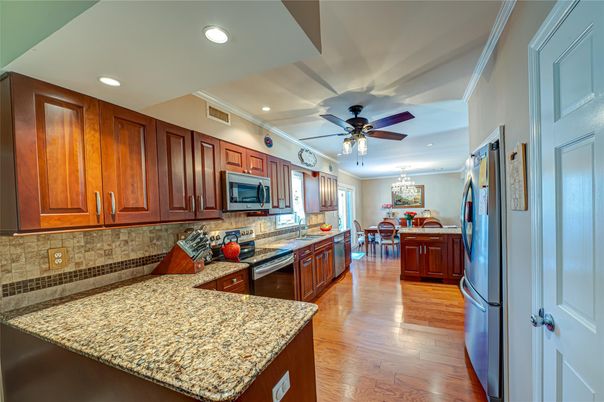 Chandelier, Dining room, Interior, Kitchen, Recessed Lighting, Wood Texture Flooring