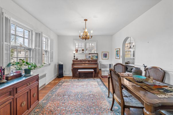 Chandelier, Dining room, Interior, Piano, Wood Texture Flooring