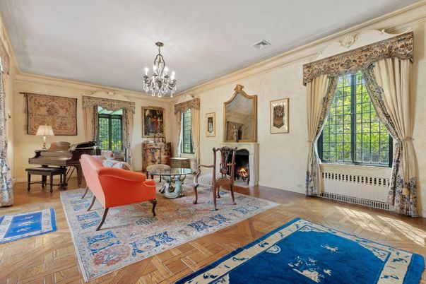 Chandelier, Fireplace, Interior, Living room, Piano, Wood Texture Flooring