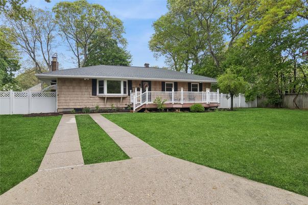 Backyard, Exterior, Facade, Ranch