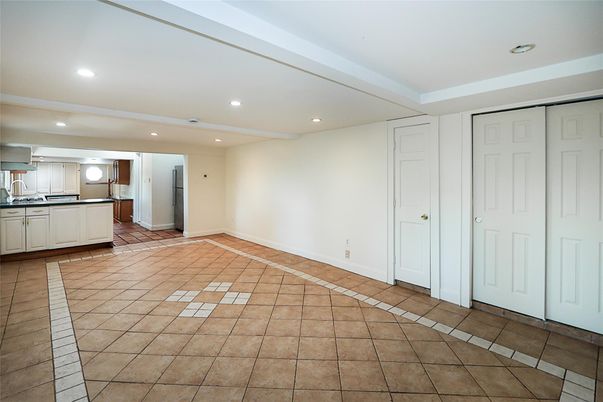 Empty room, Interior, Kitchen, Recessed Lighting