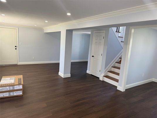 Empty room, Interior, Recessed Lighting, Wood Texture Flooring