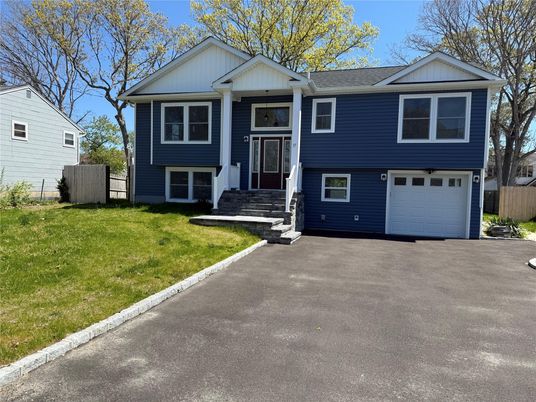 Attached, Exterior, Facade, Raised Ranch