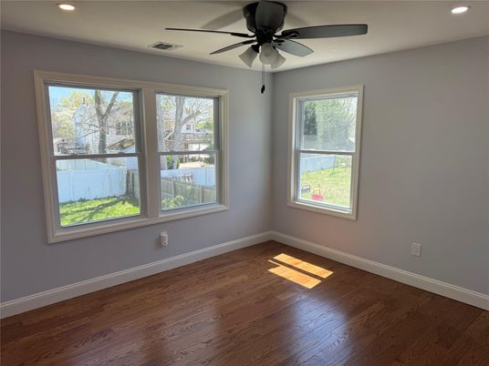 Empty room, Interior, Recessed Lighting, Wood Texture Flooring