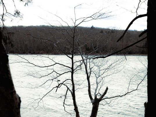Exterior, Lake