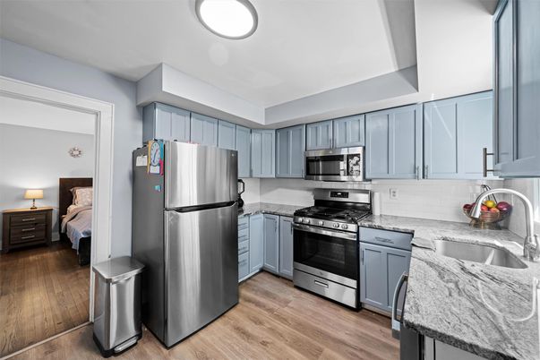 Bedroom, Interior, Kitchen, Stainless Steel Appliances, Wood Texture Flooring