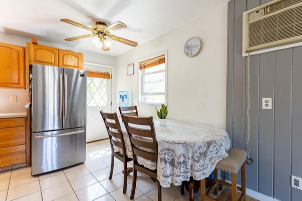 Dining room, Interior, Kitchen, Stainless Steel Appliances