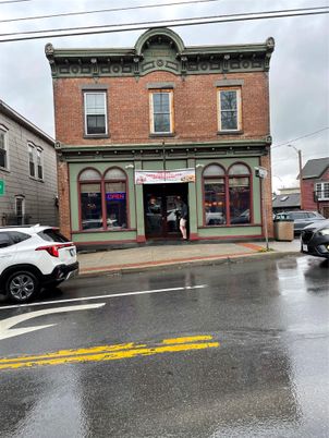 Exterior, Facade, Brick Facade, Rowhouse