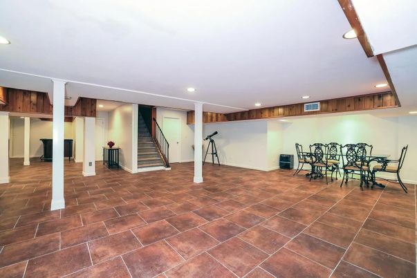 Dining room, Interior, Recessed Lighting