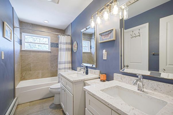 Bathroom, Dual Sink Vanities, Interior, Recessed Lighting