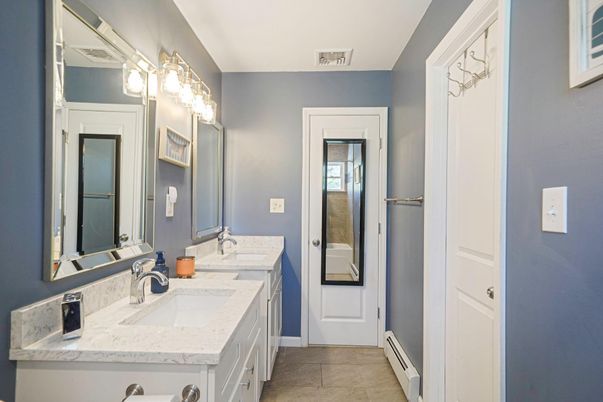 Bathroom, Dual Sink Vanities, Interior