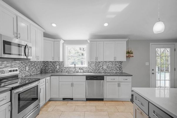 Interior, Kitchen, Pendant Lights, Recessed Lighting, Stainless Steel Appliances