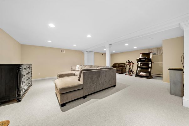 Fitness Equipment, Interior, Living room, Recessed Lighting