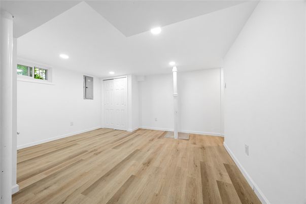Empty room, Interior, Recessed Lighting, Wood Texture Flooring