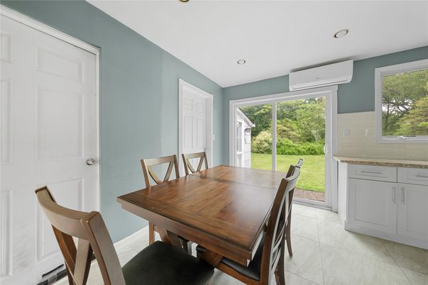 Dining room, Interior, Recessed Lighting