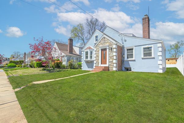 Backyard, Exterior, Facade, Cape Cod