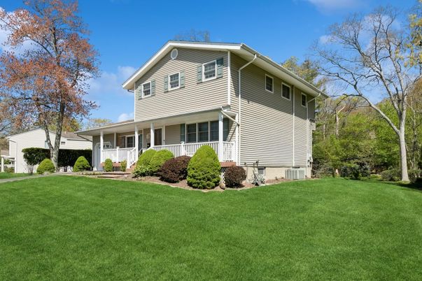 Backyard, Exterior, Facade, Split Level
