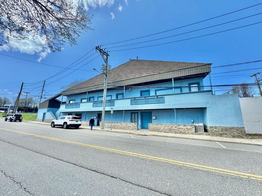 Exterior, Facade, Modern