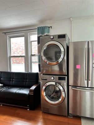 Interior, Utility Closets, Washer, Wood Texture Flooring