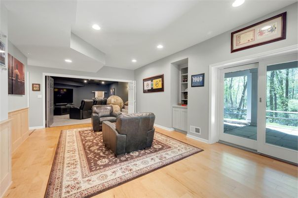 Interior, Living room, Recessed Lighting, Wood Texture Flooring