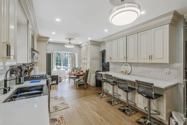 Interior, Kitchen, Living room, Pendant Lights, Recessed Lighting, Wood Texture Flooring