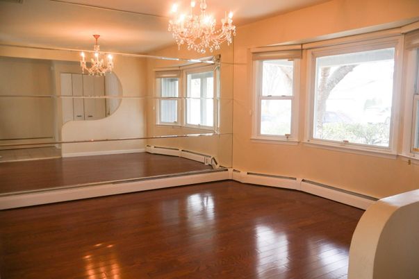 Chandelier, Empty room, Interior, Wood Texture Flooring