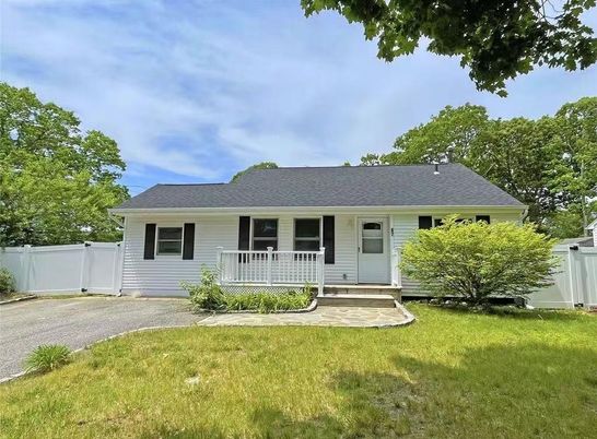 Backyard, Exterior, Facade, Cape Cod