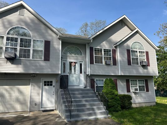 Attached, Exterior, Facade, Raised Ranch