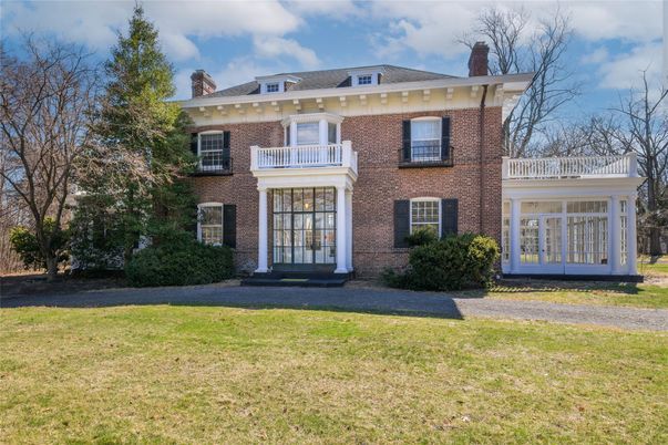 Backyard, Exterior, Facade, Brick Facade, Georgian