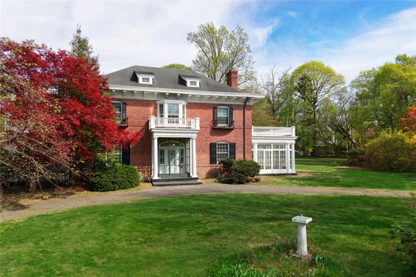 Backyard, Exterior, Facade, Brick Facade, Georgian