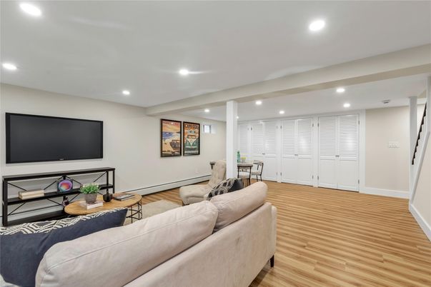 Interior, Living room, Recessed Lighting, Wood Texture Flooring