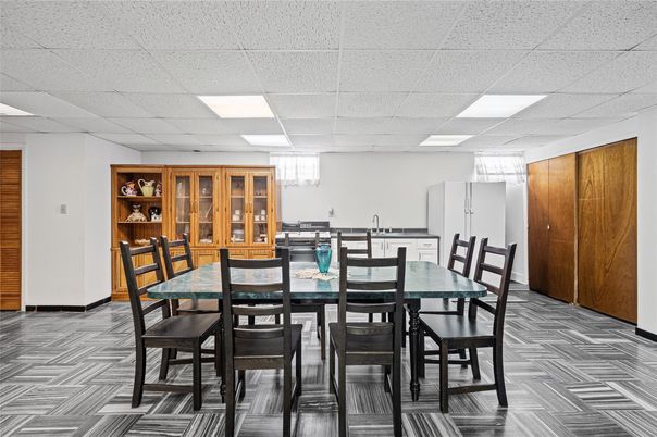 Dining room, Interior, Recessed Lighting