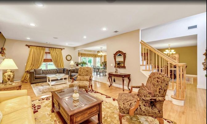 Chandelier, Dining room, Interior, Living room, Recessed Lighting, Wood Texture Flooring