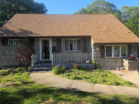 Exterior, Facade, Cape Cod