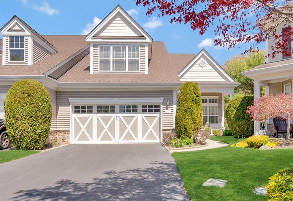 Attached, Exterior, Facade, Cape Cod